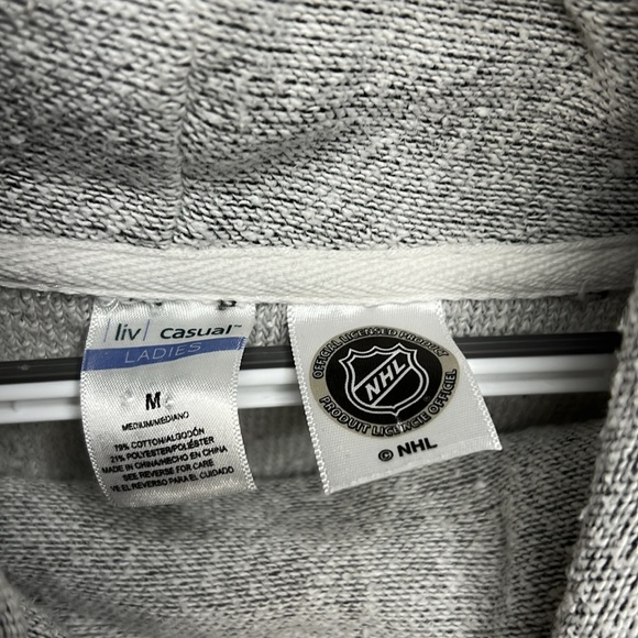 Officially Licensed NHL Pullover Chicago Blackhawks with Mock Neck Size M - Picture 2 of 4